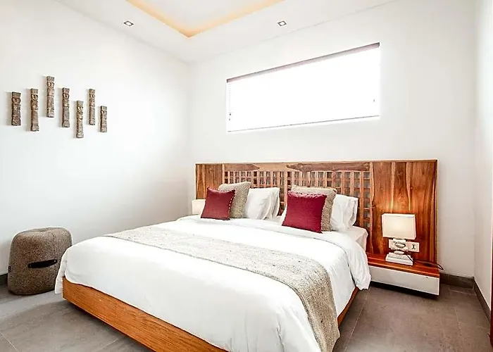 Villa Stunning 4bd Retreat, 5min Walk To Finns Bliss Dalung (Bali)